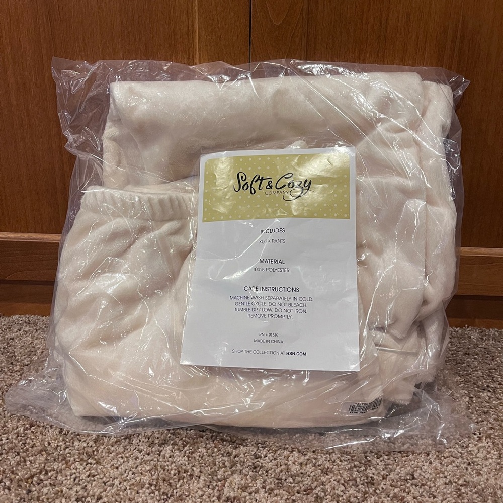 BRAND NEW Soft & Cozy Co Cream Lounge Pants‎